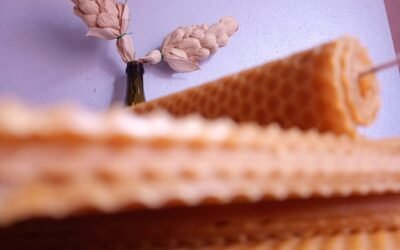 Velas de cera de abeja — la luz viva que purifica y atrae abundancia